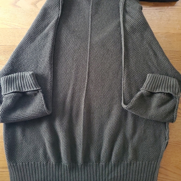 Sweater - Picture 3 of 4